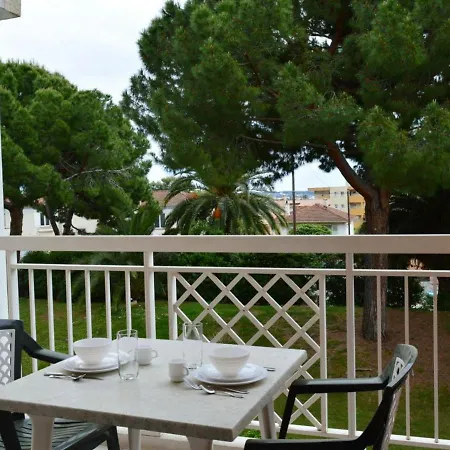 Apartment T2 Avec Piscine Et Salle De Sport, A 400m De La Plage, Parking Inclus - Golfe-juan - Fr-1-252-140 *