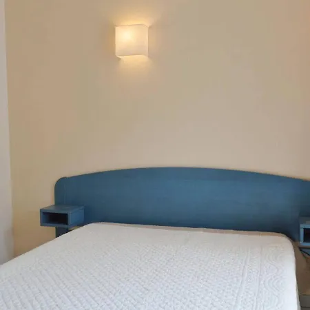 T2 Avec Piscine Et Salle De Sport, A 400m De La Plage, Parking Inclus - Golfe-juan - Fr-1-252-140 Apartment