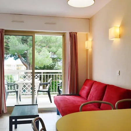Appartement T2 Avec Piscine Et Salle De Sport, A 400m De La Plage, Parking Inclus - Golfe-juan - Fr-1-252-140 *