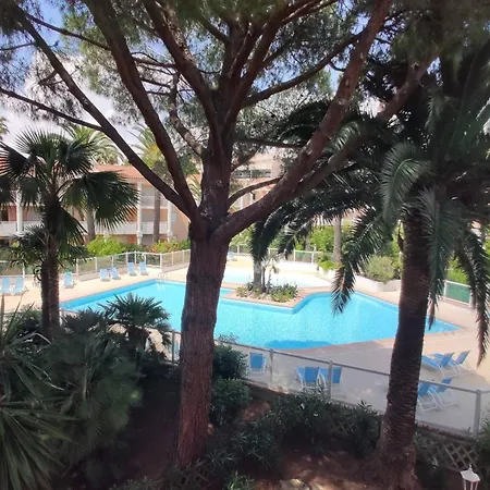 T2 Avec Piscine Et Salle De Sport, A 400m De La Plage, Parking Inclus - Golfe-juan - Fr-1-252-140 * Vallauris
